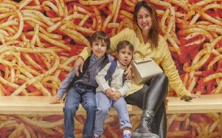 Kareena Kapoor Khan's Art Gallery Adventure With Taimur And Jehangir Sparks Viral Frenzy